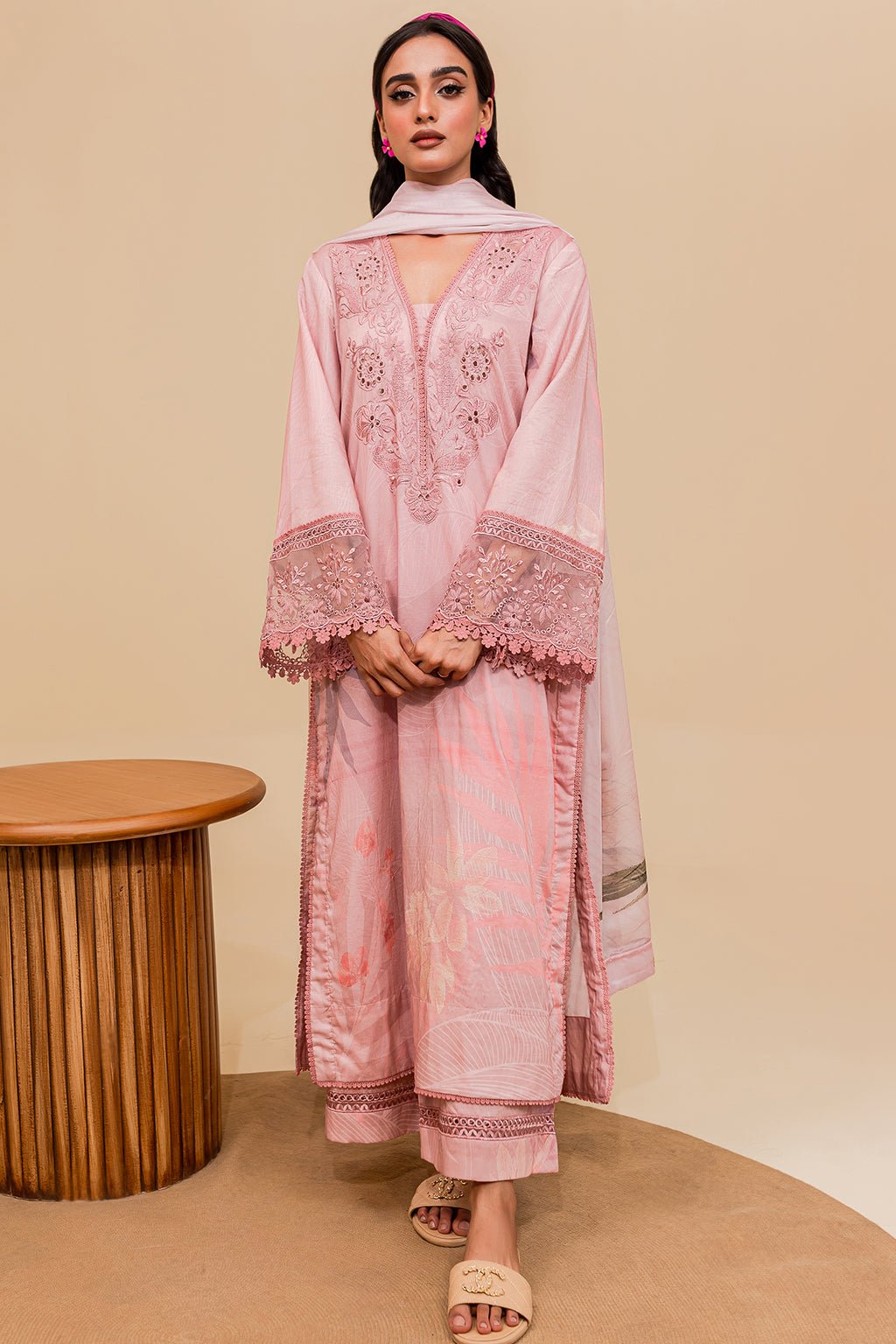 ZF9-832 | Zoya & Fatima