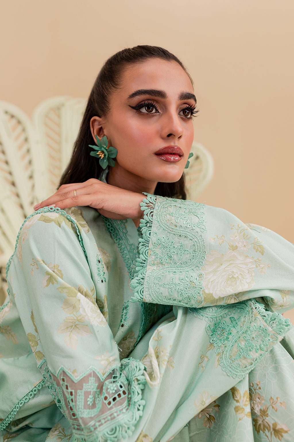 ZF2-540 | Zoya & Fatima